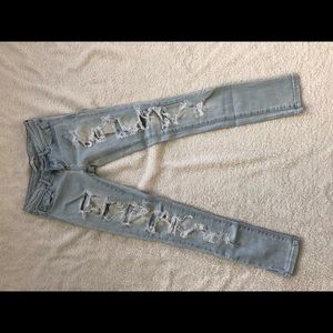 Forever 21 light wash destroyed skinny  jean